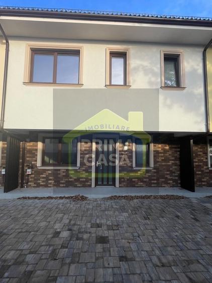 Duplex cu 4 camere cu Canalizare în Orașul Vechi