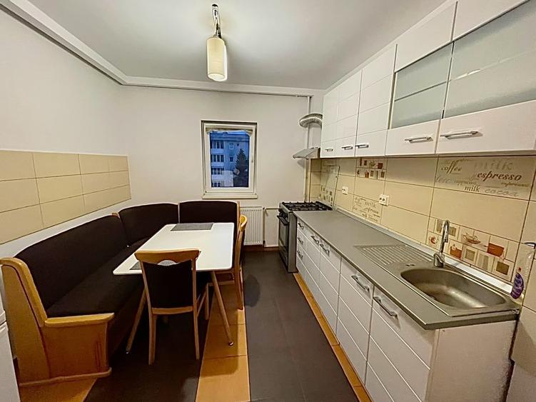 Apartament cu 3 camere decomandat, mobilat în Aviației