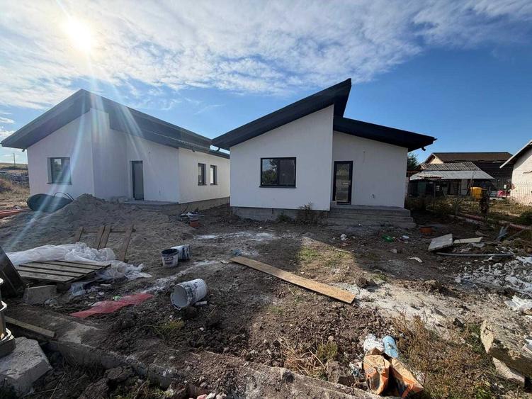 Casă cu 3 camere cu Teren 70 Mp în Central