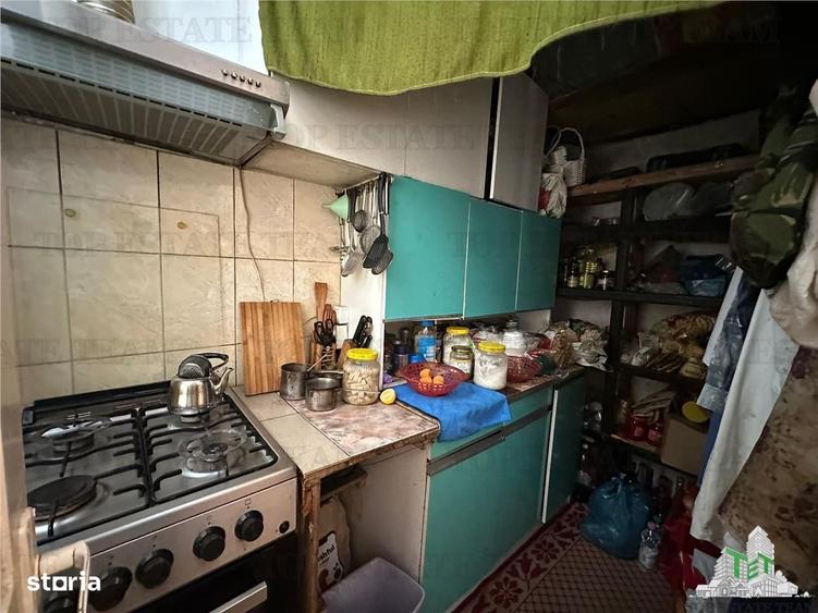 Apartament cu 3 camere semidecomandat în Gara de Nord