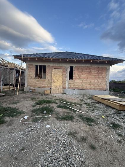 Casă cu 3 camere în Sânpetru