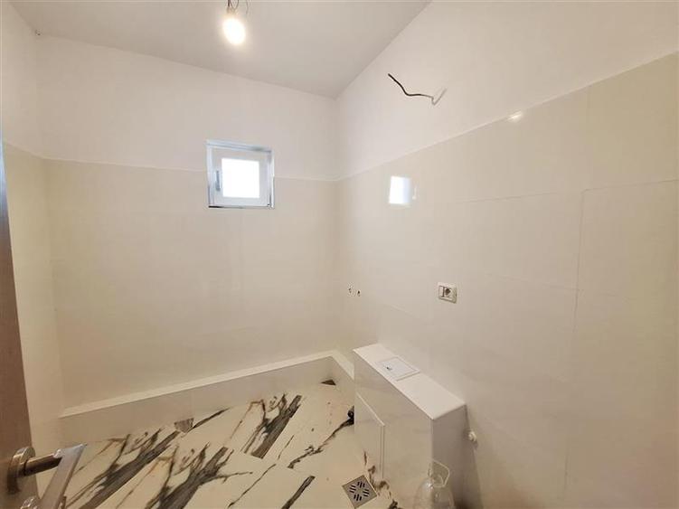 Apartament cu 3 camere decomandat în Mioriței