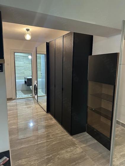 Apartament cu 3 camere semidecomandat, mobilat în Lacul Tei