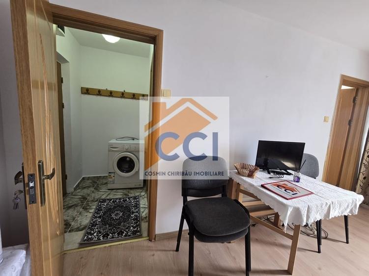 Garsonieră decomandată în Central