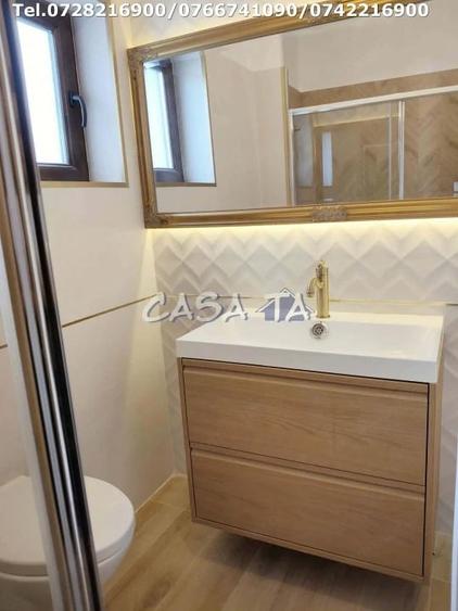 Casă cu 4 camere în Central