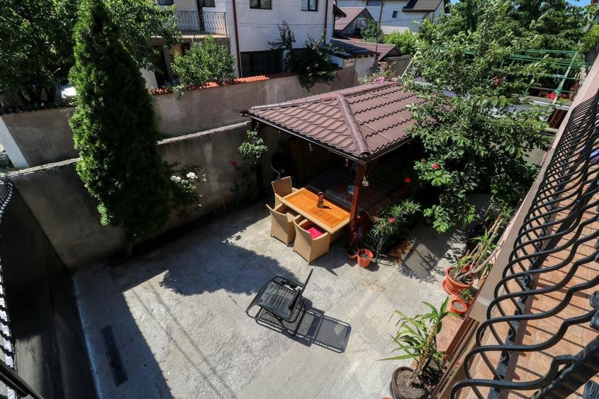 Casă individuală cu 4 camere cu Canalizare în Central