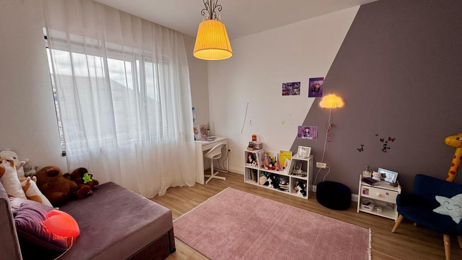 Duplex cu 7 camere cu Canalizare în Blumăna