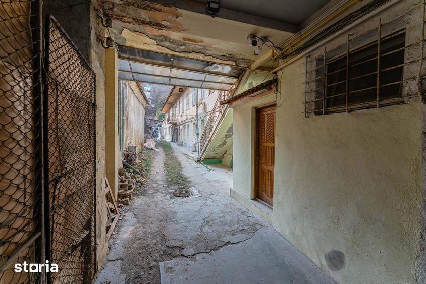 Casă cu Teren 696 Mp în Bartolomeu