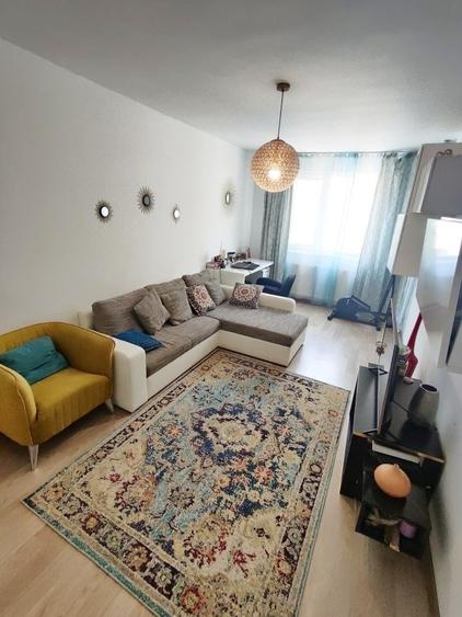 Apartament cu 3 camere decomandat în Berceni