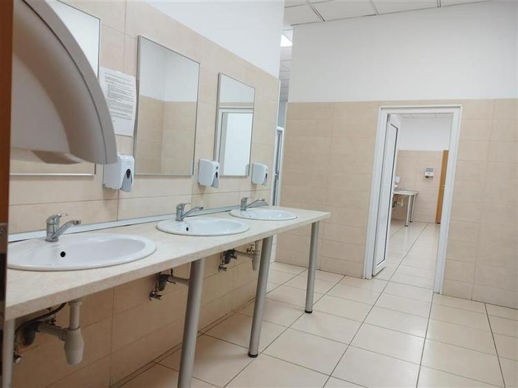 Birou, de 190 mp, în Central