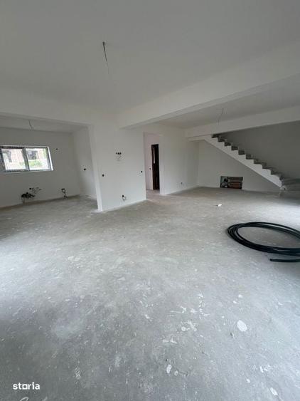 Casă cu 4 camere cu Teren 350 Mp în Central