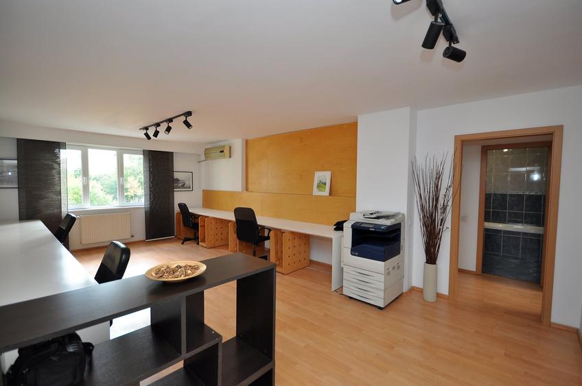 Apartament cu 3 camere în 13 Septembrie