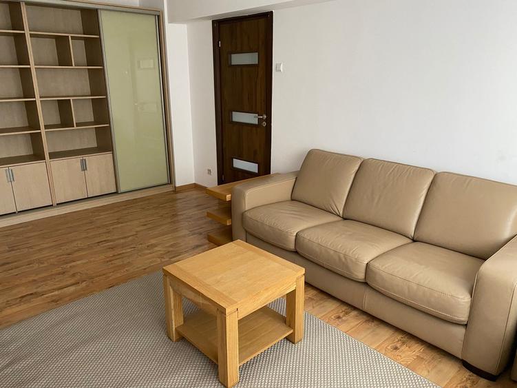 Apartament cu 2 camere semidecomandat, mobilat în Tineretului