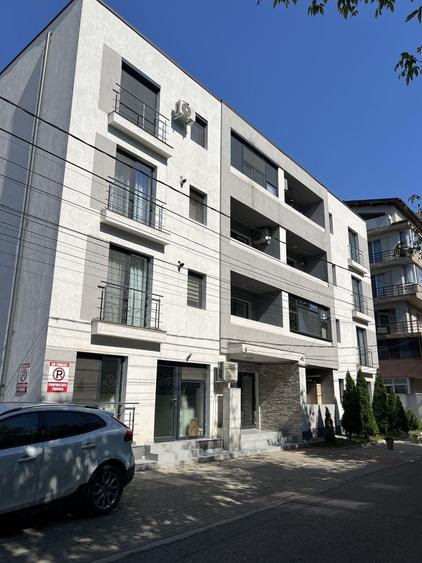 Apartament cu 3 camere decomandat în Micro 3