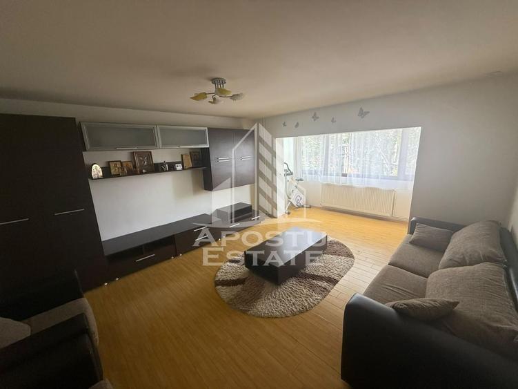 Apartament cu 2 camere semidecomandat, mobilat în Bucovina