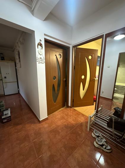 Apartament cu 2 camere decomandat în Drumul Taberei