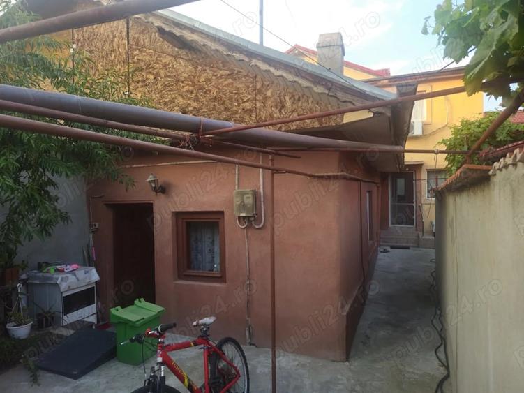 Casă cu 5 camere cu Teren 130 Mp în Central