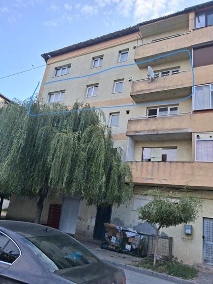 Apartament cu 4 camere decomandat în Central