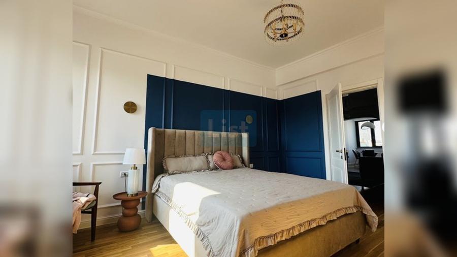 Apartament cu 4 camere decomandat în Victoriei