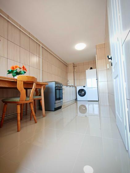 Apartament cu 2 camere decomandat în Micro 3