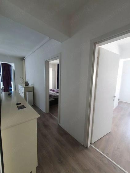 Apartament cu 3 camere decomandat, mobilat în Titan