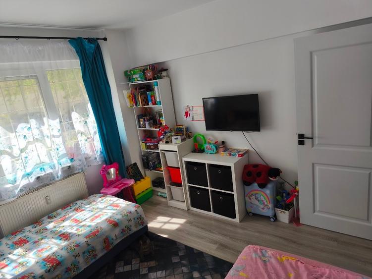 Apartament cu 3 camere decomandat în Alexandru Obregia