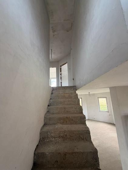 Casă cu 4 camere în Paleu