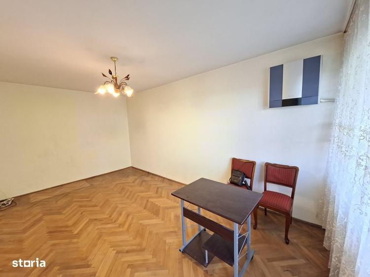 Apartament cu 3 camere decomandat în Cloșca