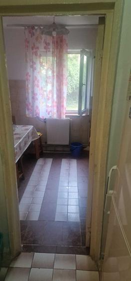 Apartament cu 3 camere semidecomandat în Cartierul Dâmbu