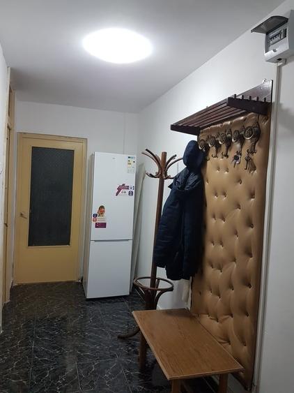 Apartament cu 2 camere semidecomandat în Lacul Tei
