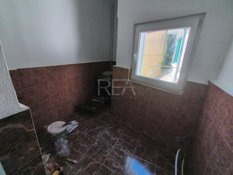 Apartament cu 3 camere decomandat în Centrul Civic