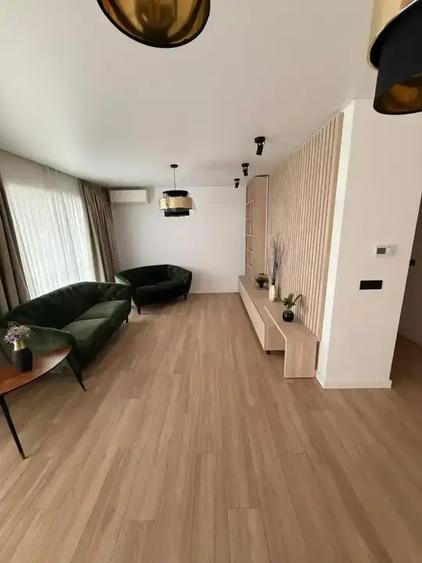 Penthouse cu 3 camere decomandat, mobilat în Berceni