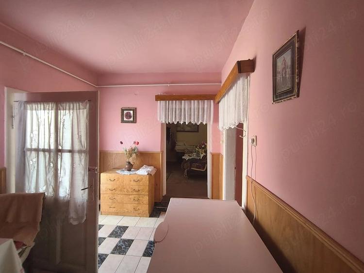 Casă cu 4 camere cu Teren 1080 Mp în Central