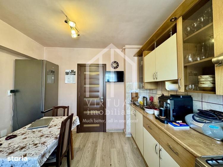 Apartament cu 4 camere decomandat în Est