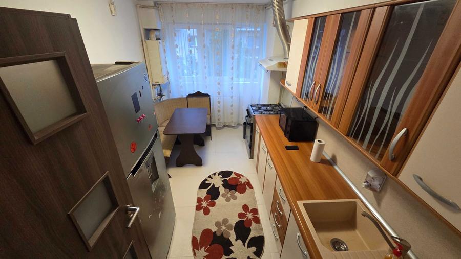 Apartament cu 2 camere semidecomandat în Roșu