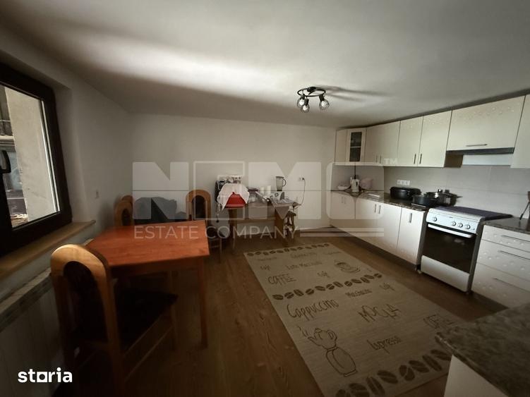 Casă cu 6 camere cu Teren 5100 Mp în Central