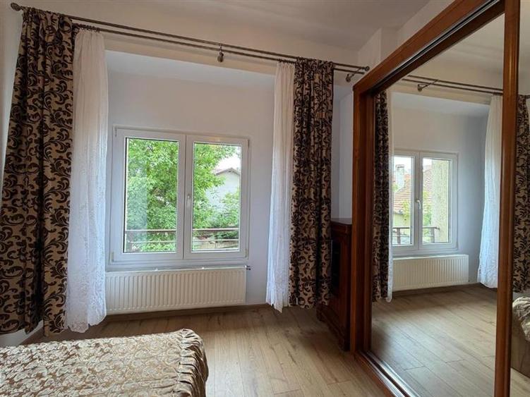 Apartament cu 2 camere decomandat, mobilat în Centrul Civic