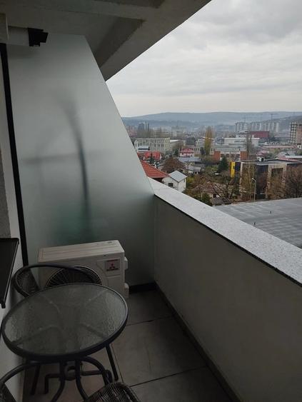 Garsonieră decomandată în Podu Roș