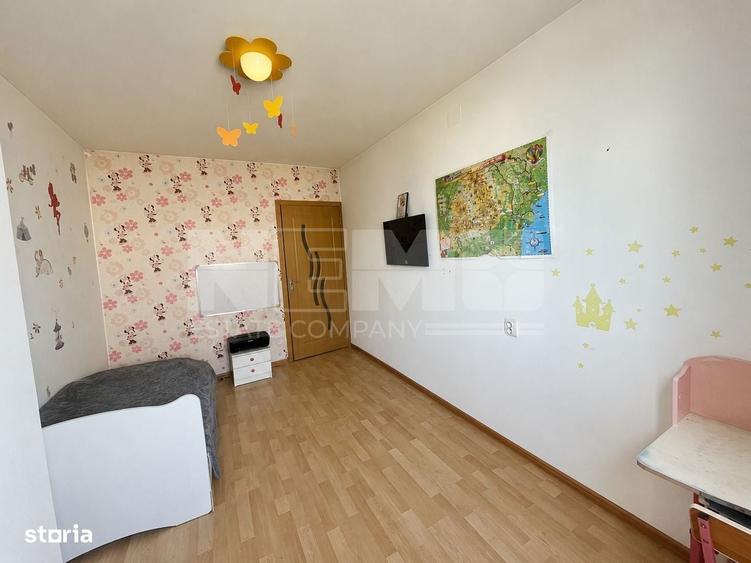 Apartament cu 3 camere decomandat în Vicovu de Sus