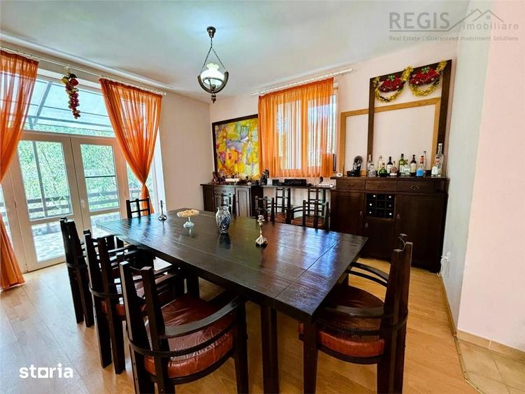 Casă cu 10 camere cu Teren 1238 Mp în Malul Ursului