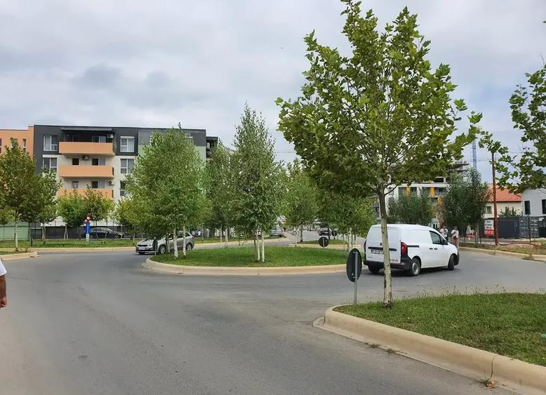 Apartament cu 2 camere decomandat în Titan