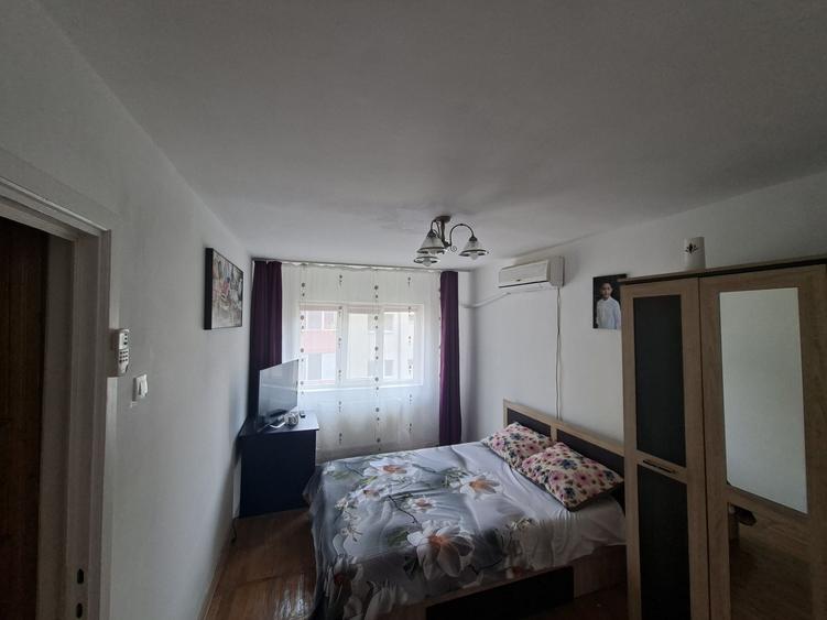Apartament cu 2 camere semidecomandat în Dâmbovița