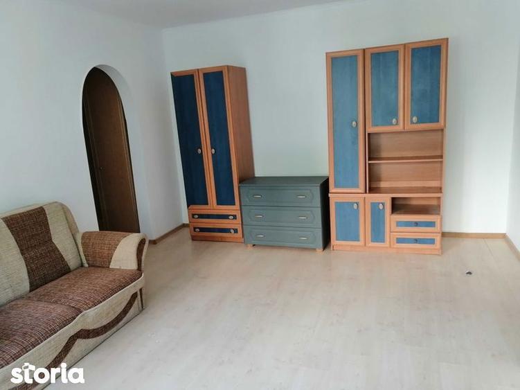 Apartament cu 2 camere semidecomandat în Est
