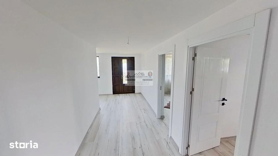 Casă cu 5 camere cu Teren 1159 Mp în Gherdana