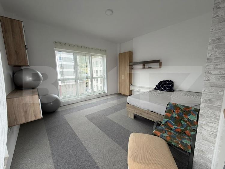 Apartament cu 2 camere semidecomandat, mobilat în Florești