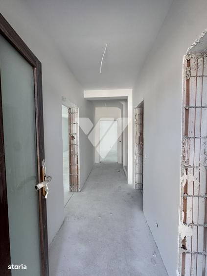 Casă cu 4 camere în Șura Mică