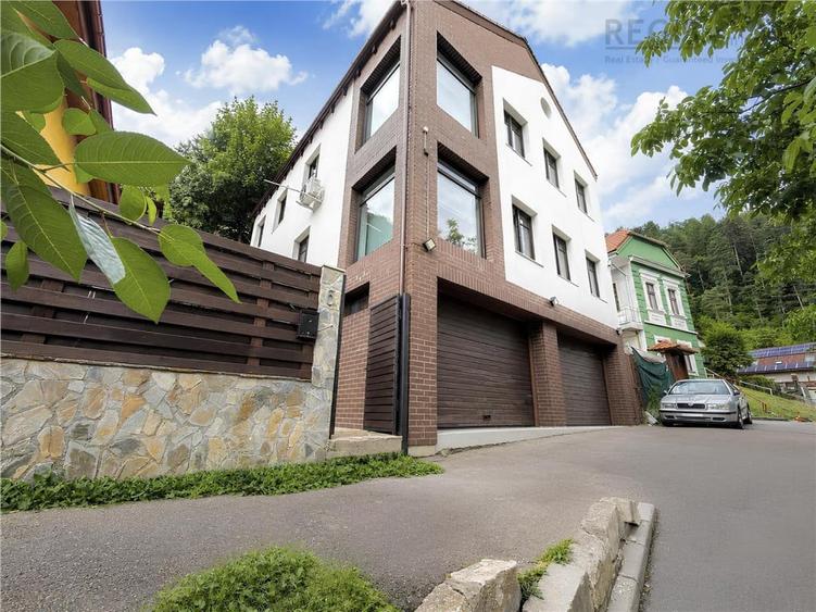 Apartament cu 2 camere decomandat în Schei