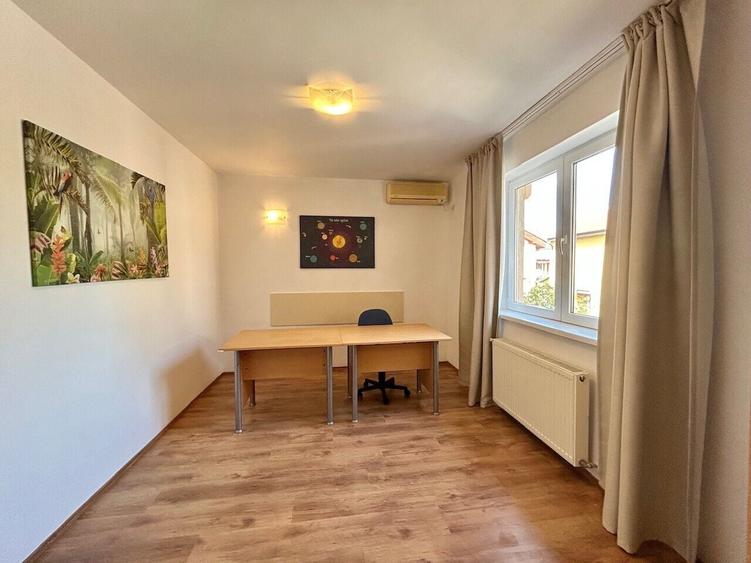 Duplex cu 5 camere cu Canalizare în Iancu Nicolae