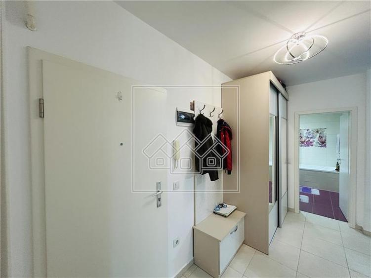 Apartament cu 2 camere decomandat în Exterior Sud