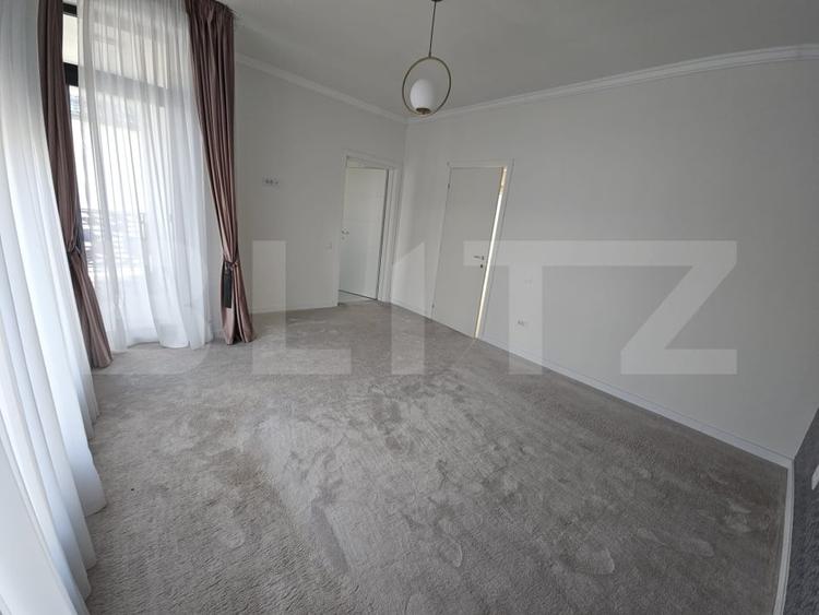 Casă individuală cu 4 camere cu Canalizare în Vișan